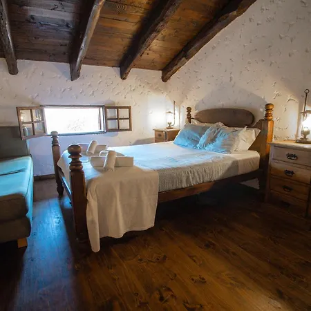 Casas Da Serra 팜스테이 포르투산투